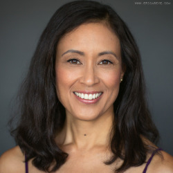 5d8800ad09447_Roxanne-1-square.jpg